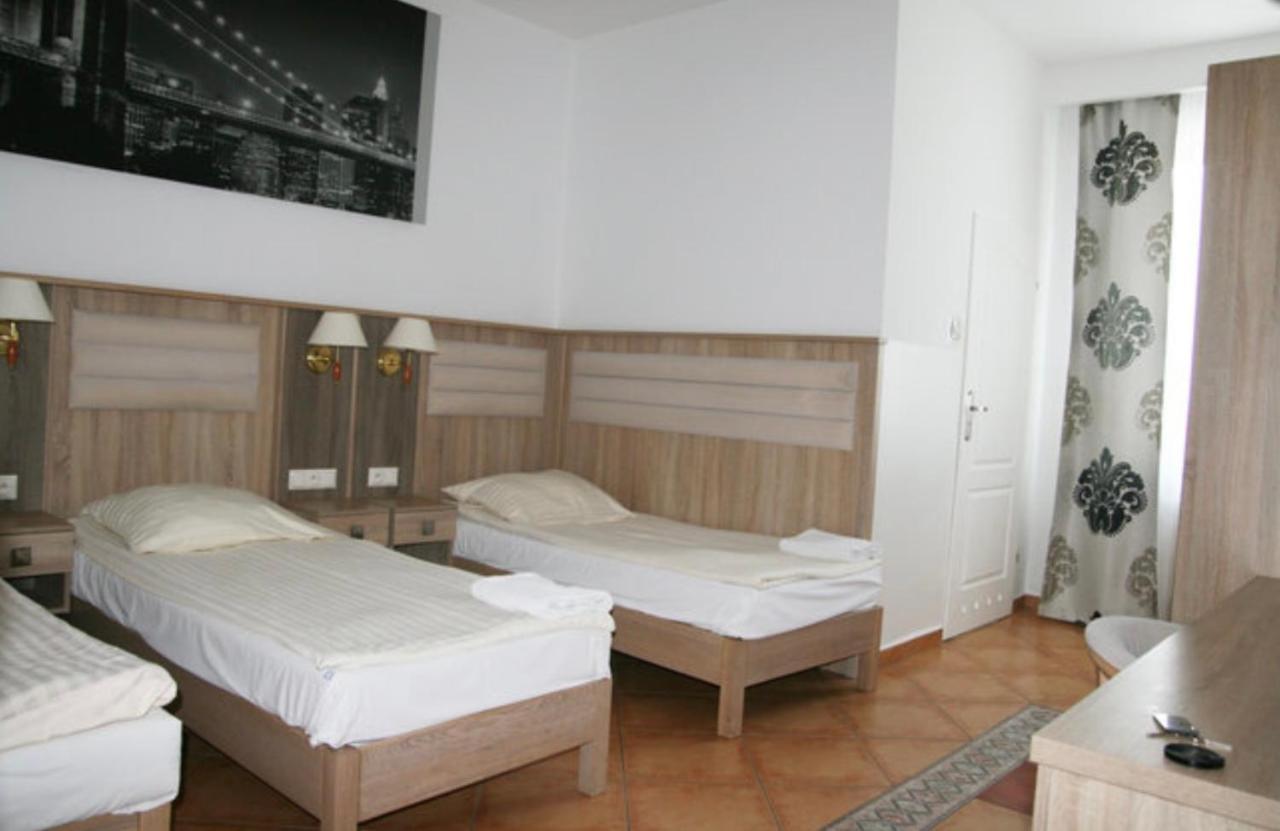 Hotel Lotos Rawicz Zewnętrze zdjęcie